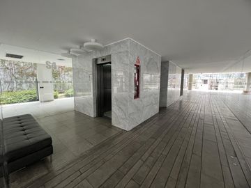 Venta departamento con terraza, parrilla y jacuzzi propio. 1 suites. 2 Cocheras. Amenities. Palermo