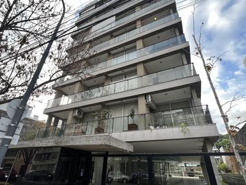 Venta departamento con terraza, parrilla y jacuzzi propio. 1 suites. 2 Cocheras. Amenities. Palermo
