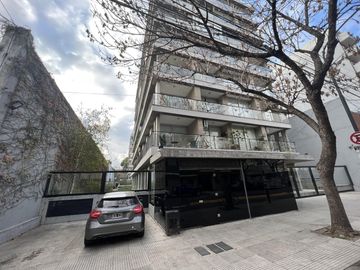 Venta departamento con terraza, parrilla y jacuzzi propio. 1 suites. 2 Cocheras. Amenities. Palermo