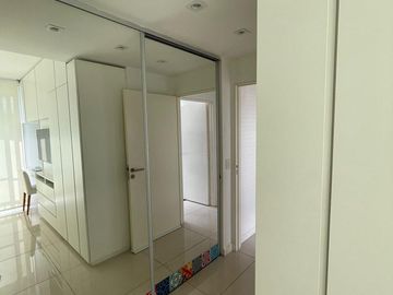 Venta departamento con terraza, parrilla y jacuzzi propio. 1 suites. 2 Cocheras. Amenities. Palermo