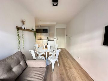 Venta - Departamento de un dormitorio con balcón y amenities a estrenar en Barrio Martin, Rosario