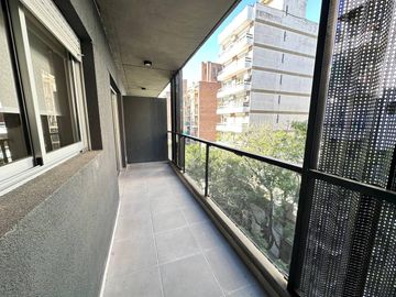 Venta - Departamento de un dormitorio con balcón y amenities a estrenar en Barrio Martin, Rosario
