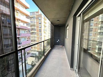Venta - Departamento de un dormitorio con balcón y amenities a estrenar en Barrio Martin, Rosario
