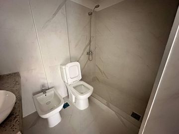 Venta - Departamento de un dormitorio con balcón y amenities a estrenar en Barrio Martin, Rosario
