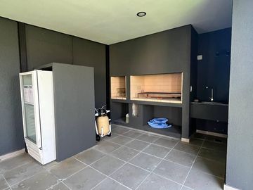 Venta - Departamento de un dormitorio con balcón y amenities a estrenar en Barrio Martin, Rosario