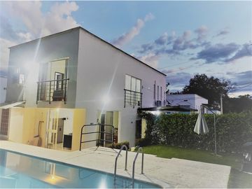 Casa en venta Santa Fe de Antioquia - cerca al parque principal