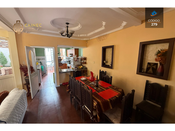 AMPLIA CASA EN VENTA EN EL CONTROL SUR