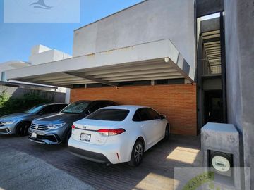 Casa en Fraccionamiento El Pedregal de Querétaro