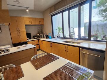Casa en Fraccionamiento El Pedregal de Querétaro