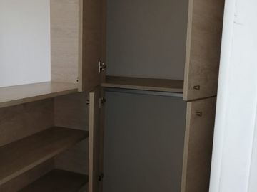 Av Macul 3700 (1 Est /1 Bod)