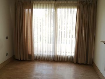 Av Macul 3700 (1 Est /1 Bod)