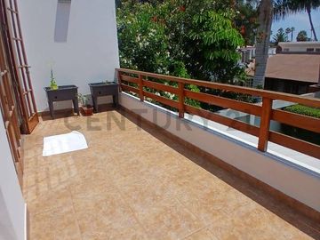 ¡Hermosa casa chalet en La Encantada De Villa, zona exclusiva!