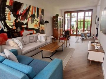¡Hermosa casa chalet en La Encantada De Villa, zona exclusiva!