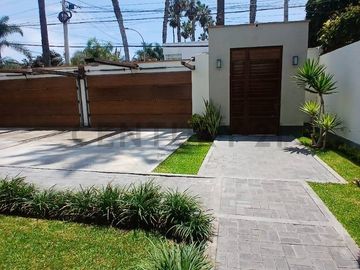 ¡Hermosa casa chalet en La Encantada De Villa, zona exclusiva!