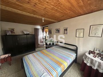 SE VENDE CASA EN BARRIO REPUBLICA DE FRANCIA CARTAGO