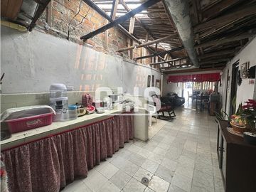 SE VENDE CASA EN BARRIO REPUBLICA DE FRANCIA CARTAGO