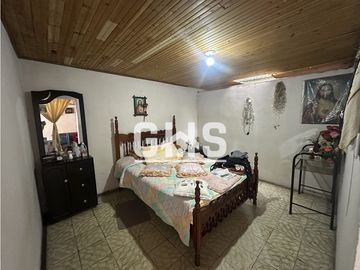SE VENDE CASA EN BARRIO REPUBLICA DE FRANCIA CARTAGO