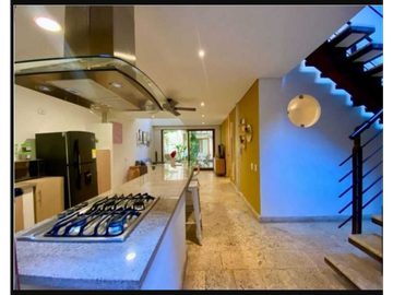 Increíble apartamento dúplex amoblado en el centro histórico