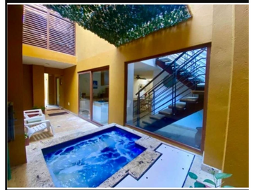 Increíble apartamento dúplex amoblado en el centro histórico