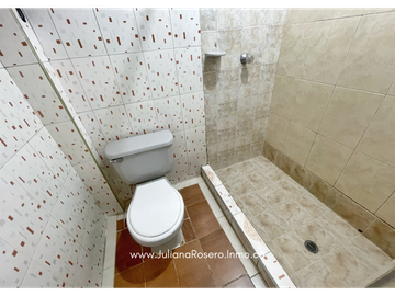 VENDO CASA CON 2 APARTAMENTOS EN LA PAZ (PEATONAL)