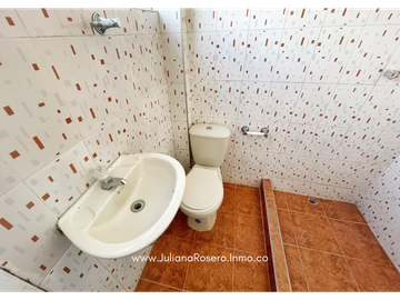 VENDO CASA CON 2 APARTAMENTOS EN LA PAZ (PEATONAL)