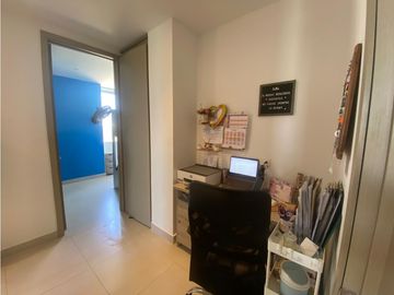 SE VENDE AMPLIO APARTAMENTO EN EL PORTAL DE GENOVES