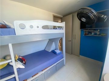 SE VENDE AMPLIO APARTAMENTO EN EL PORTAL DE GENOVES