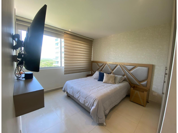 SE VENDE AMPLIO APARTAMENTO EN EL PORTAL DE GENOVES
