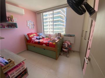 SE VENDE AMPLIO APARTAMENTO EN EL PORTAL DE GENOVES