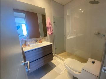 SE VENDE AMPLIO APARTAMENTO EN EL PORTAL DE GENOVES