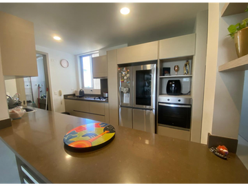 SE VENDE AMPLIO APARTAMENTO EN EL PORTAL DE GENOVES