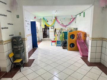 RENTA O VENTA DE PROPIEDAD CON USO DE SUELO COMERCIAL  EN LA GUSTAVO A MADERO.