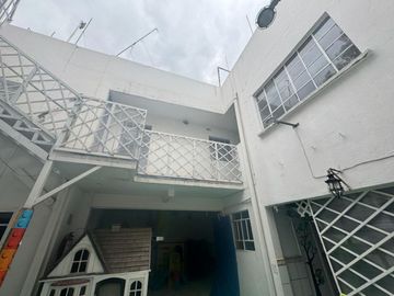RENTA O VENTA DE PROPIEDAD CON USO DE SUELO COMERCIAL  EN LA GUSTAVO A MADERO.
