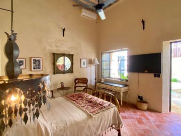 Casa Colonial Restaurada en Venta!