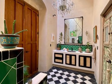 Casa Colonial Restaurada en Venta!