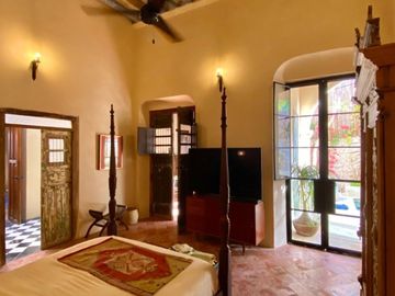 Casa Colonial Restaurada en Venta!