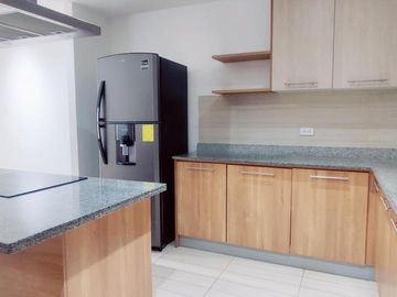 EN VENTA DEPARTAMENTO DE 4 DORMITORIOS SECTOR AV. PORTUGAL Y ELOY ALFARO