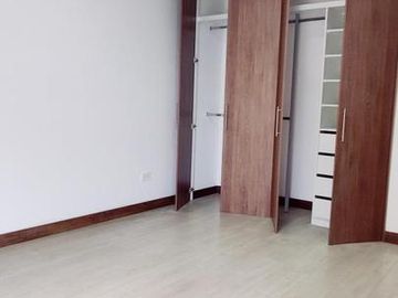 EN VENTA DEPARTAMENTO DE 4 DORMITORIOS SECTOR AV. PORTUGAL Y ELOY ALFARO