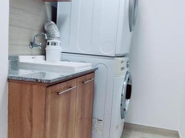 EN VENTA DEPARTAMENTO DE 4 DORMITORIOS SECTOR AV. PORTUGAL Y ELOY ALFARO