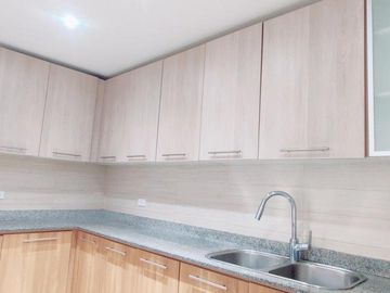 EN VENTA DEPARTAMENTO DE 4 DORMITORIOS SECTOR AV. PORTUGAL Y ELOY ALFARO