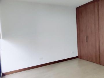 EN VENTA DEPARTAMENTO DE 4 DORMITORIOS SECTOR AV. PORTUGAL Y ELOY ALFARO