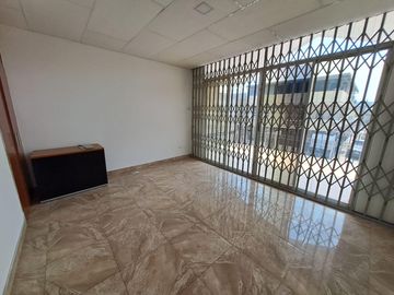 Venta de villa en sitio seguro en Alborada Sexta Etapa