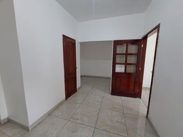 Venta de villa en sitio seguro en Alborada Sexta Etapa