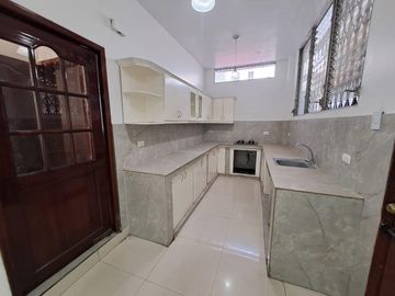 Venta de villa en sitio seguro en Alborada Sexta Etapa