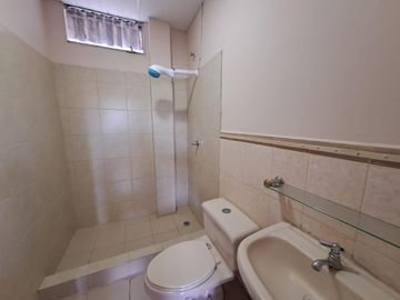 Venta de villa en sitio seguro en Alborada Sexta Etapa