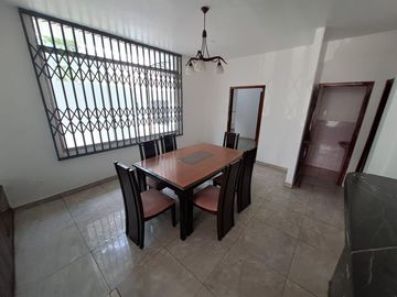 Venta de villa en sitio seguro en Alborada Sexta Etapa