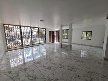 Venta de villa en sitio seguro en Alborada Sexta Etapa
