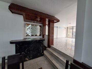 Venta de villa en sitio seguro en Alborada Sexta Etapa
