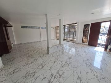 Venta de villa en sitio seguro en Alborada Sexta Etapa