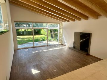 Casa en venta en Club de Golf los Encinos